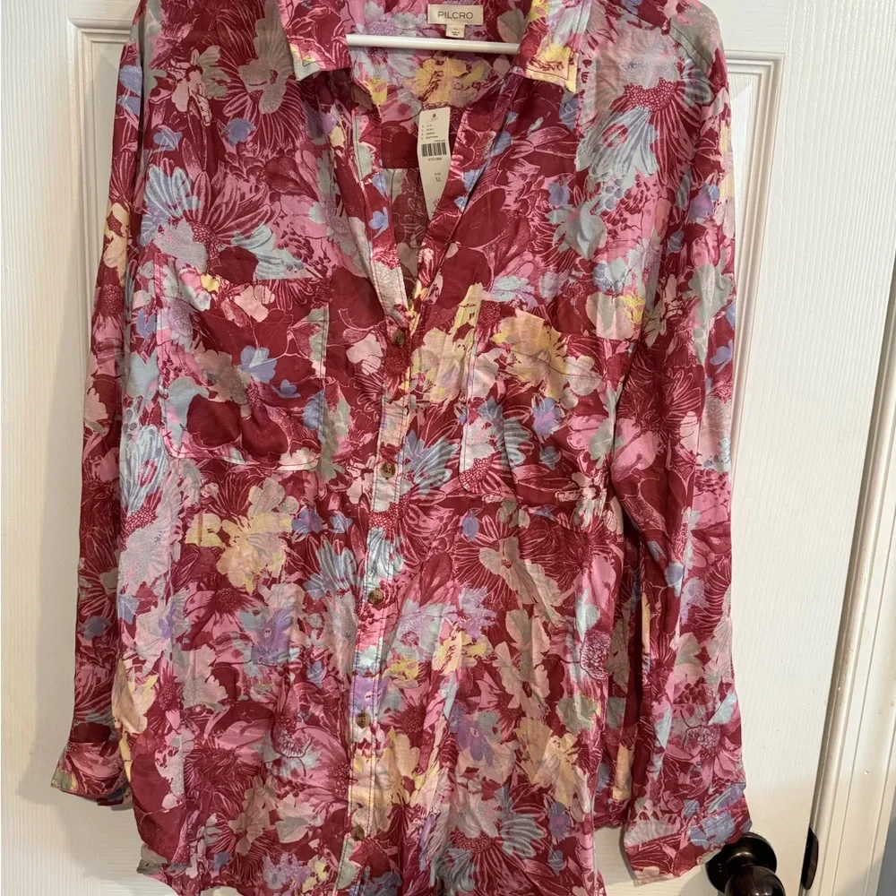 Anthropologie The Romy Relaxed Fit Button Down Shirt by Pilcro. - Picture 2 of 11
